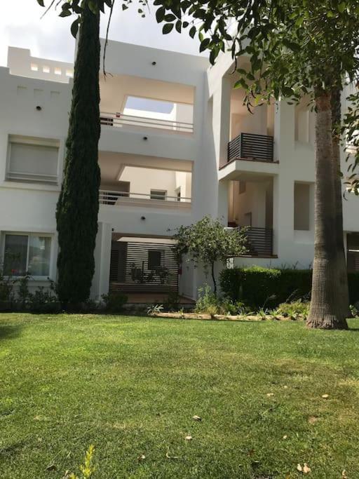 Alcazaba Blue Lagoon 3 Bedroom, Ground Floor Apartment Estepona Bagian luar foto