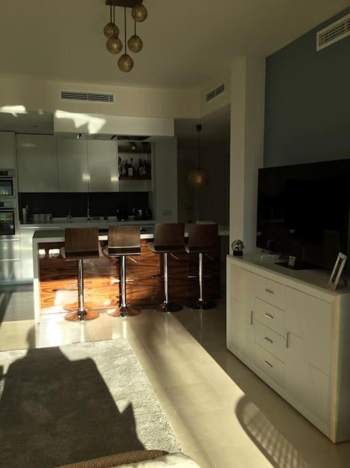 Alcazaba Blue Lagoon 3 Bedroom, Ground Floor Apartment Estepona Bagian luar foto