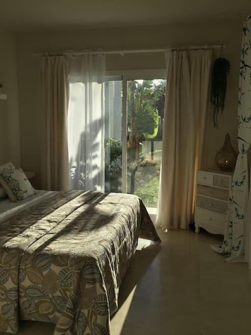 Alcazaba Blue Lagoon 3 Bedroom, Ground Floor Apartment Estepona Bagian luar foto