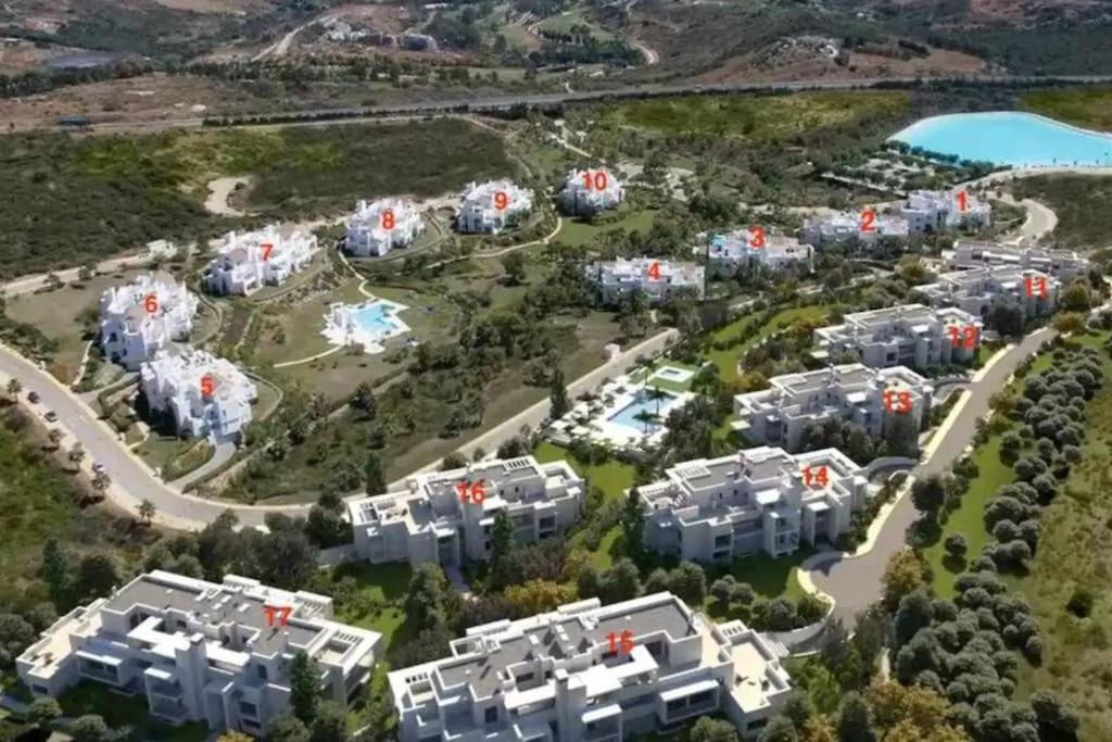 Alcazaba Blue Lagoon 3 Bedroom, Ground Floor Apartment Estepona Bagian luar foto